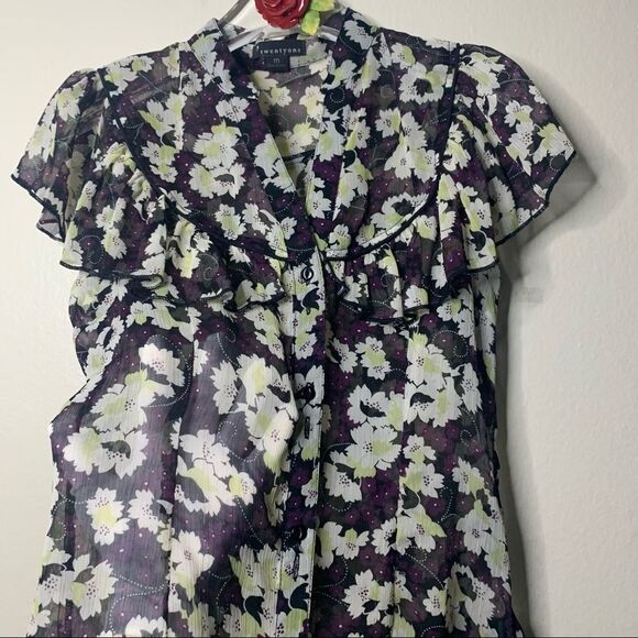 TWENTY ONE Sheer Ruffled Purple Floral Button-up Blouse Medium - Picture 6 of 7